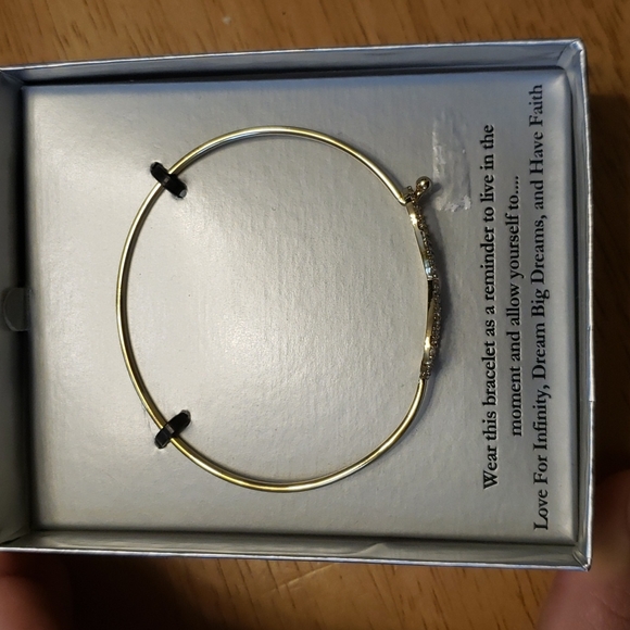 Infinity bracelet - Picture 2 of 2